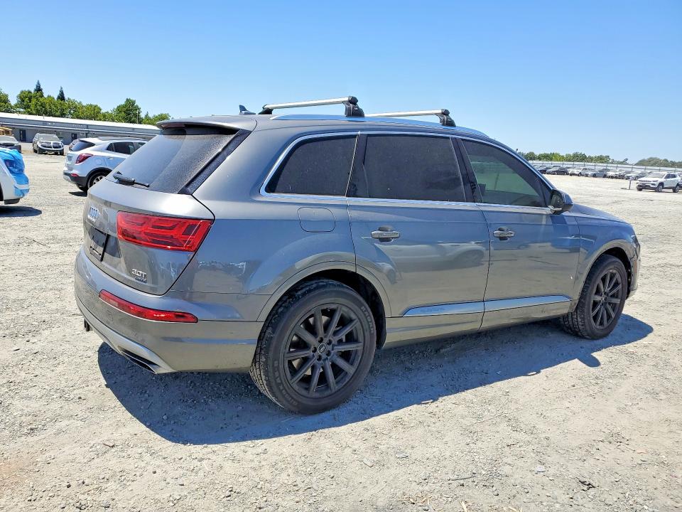 58489136 :رقم المزاد ، WA1LAAF71HD047671 vin ، 2017 Audi Q7 مزاد بيع