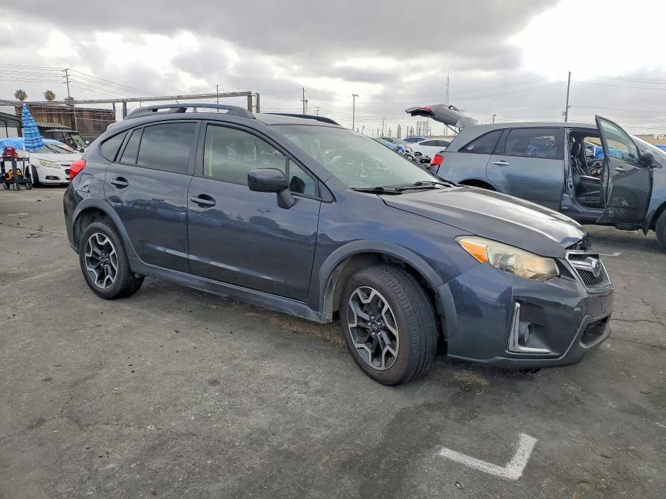 95588575 :رقم المزاد ، JF2GPABC7H8227160 vin ، 2017 Subaru Crosstrek مزاد بيع