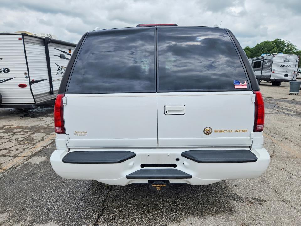 2000 Cadillac Escalade მანქანა იყიდება აუქციონზე, vin: 1GYEK13R2YR157420, აუქციონის ნომერი: 56164886