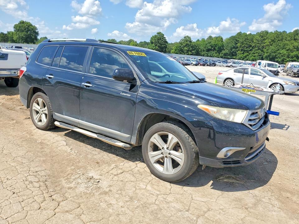2013 Toyota Highlander მანქანა იყიდება აუქციონზე, vin: 5TDYK3EH9DS104101, აუქციონის ნომერი: 58910926