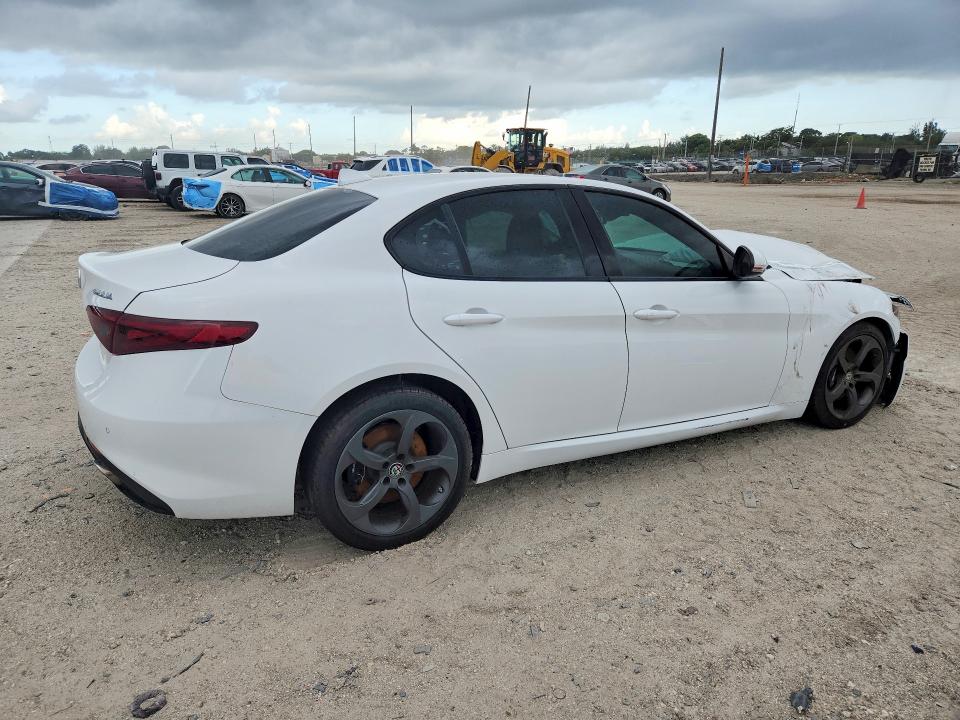 Продажа на аукционе авто 2017 Alfa Romeo Giulia, vin: ZARFAEBN3H7535619, номер лота: 59071636