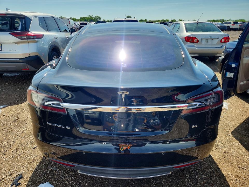 2015 Tesla Model S მანქანა იყიდება აუქციონზე, vin: 5YJSA1H18FF080201, აუქციონის ნომერი: 56804136