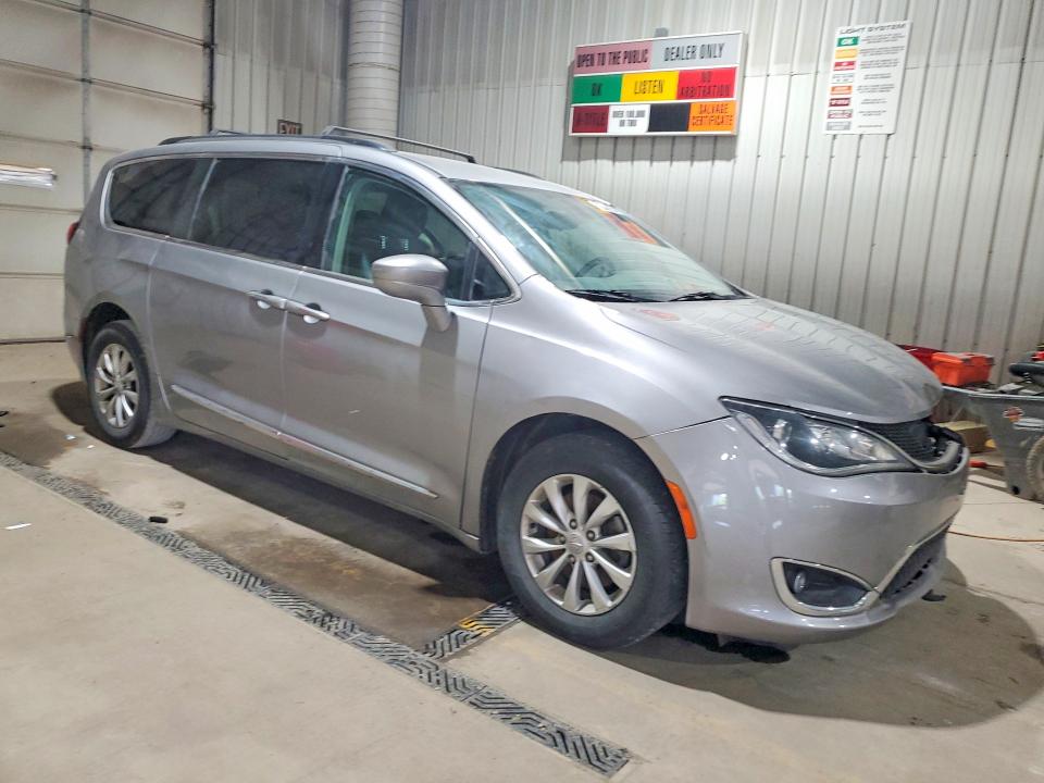 Продаж на аукціоні авто 2017 Chrysler Pacifica, vin: 2C4RC1BG0HR598994, номер лоту: 56189646