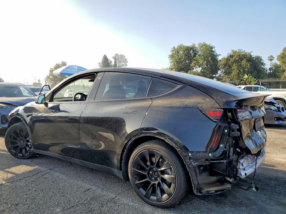 56279076 :رقم المزاد ، 5YJYGDEE5MF141485 vin ، 2021 Tesla Model Y مزاد بيع