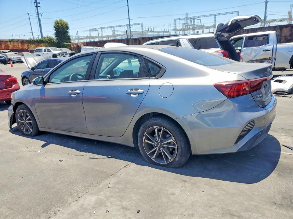 56369766 :رقم المزاد ، 3KPF24AD6NE434497 vin ، 2022 Kia Forte مزاد بيع