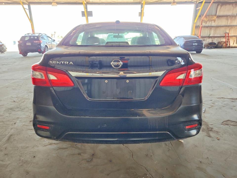 55762976 :رقم المزاد ، 3N1AB7AP5JY227729 vin ، 2018 Nissan Sentra مزاد بيع