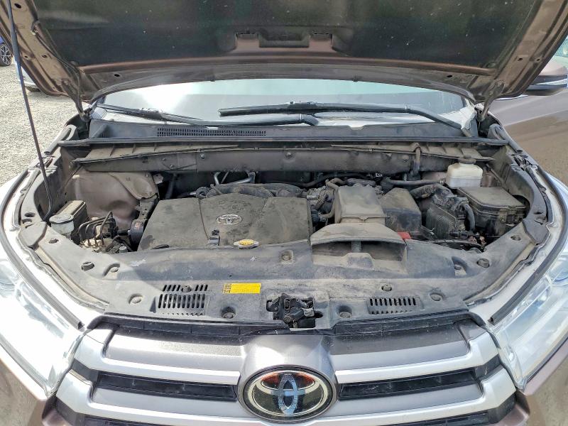 Продаж на аукціоні авто 2017 Toyota Highlander, vin: 5TDJZRFH1HS457856, номер лоту: 57154356