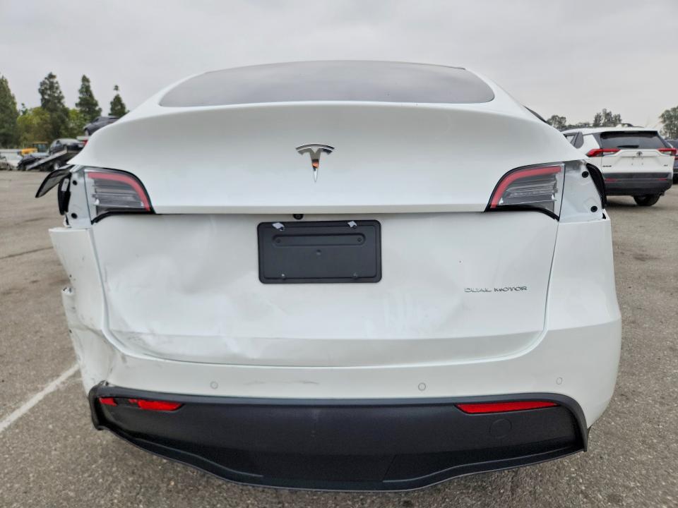 2022 Tesla Model Y მანქანა იყიდება აუქციონზე, vin: 7SAYGDEE0NF327813, აუქციონის ნომერი: 57919876