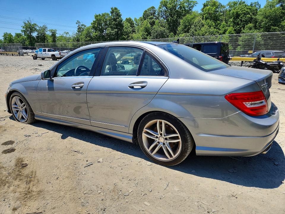 56120196 :رقم المزاد ، WDDGF8BB5CA692027 vin ، 2012 Mercedes-benz C مزاد بيع