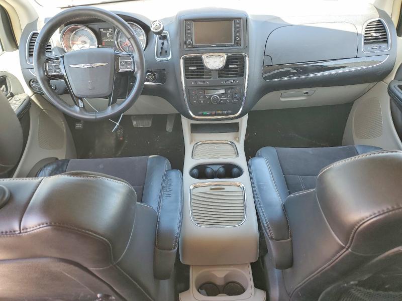 55639576 :رقم المزاد ، 2C4RC1JG9FR741892 vin ، 2015 Chrysler Town & Country مزاد بيع