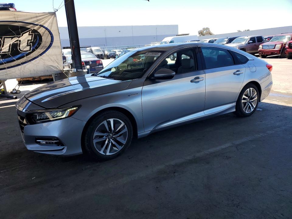 Auction sale of the 2018 Honda Accord, vin: 1HGCV3F92JA016820, lot number: 56709996