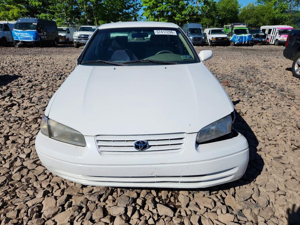57417296 :رقم المزاد ، JT2BF22K7W0141232 vin ، 1998 Toyota Camry مزاد بيع