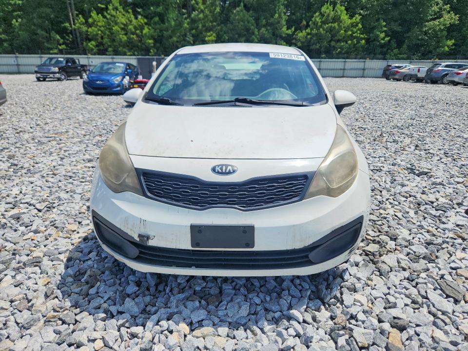 59123816 :رقم المزاد ، KNADM4A35F6441972 vin ، 2015 Kia Rio مزاد بيع
