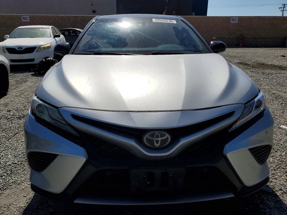 2018 Toyota Camry მანქანა იყიდება აუქციონზე, vin: 4T1B61HK9JU121263, აუქციონის ნომერი: 55540236