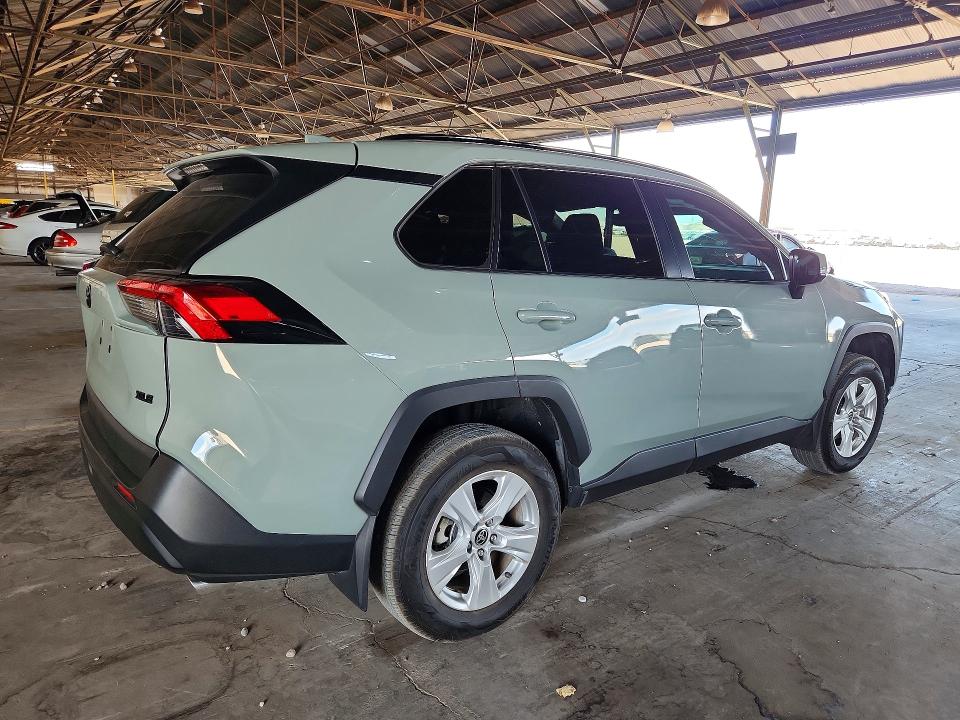 56710136 :رقم المزاد ، 2T3W1RFV8MW177220 vin ، 2021 Toyota Rav4 مزاد بيع