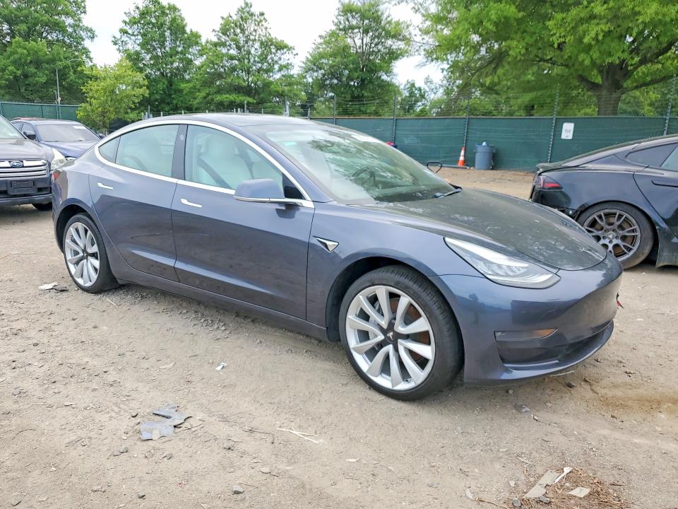 58085666 :رقم المزاد ، 5YJ3E1EA5KF407662 vin ، 2019 Tesla 3 مزاد بيع
