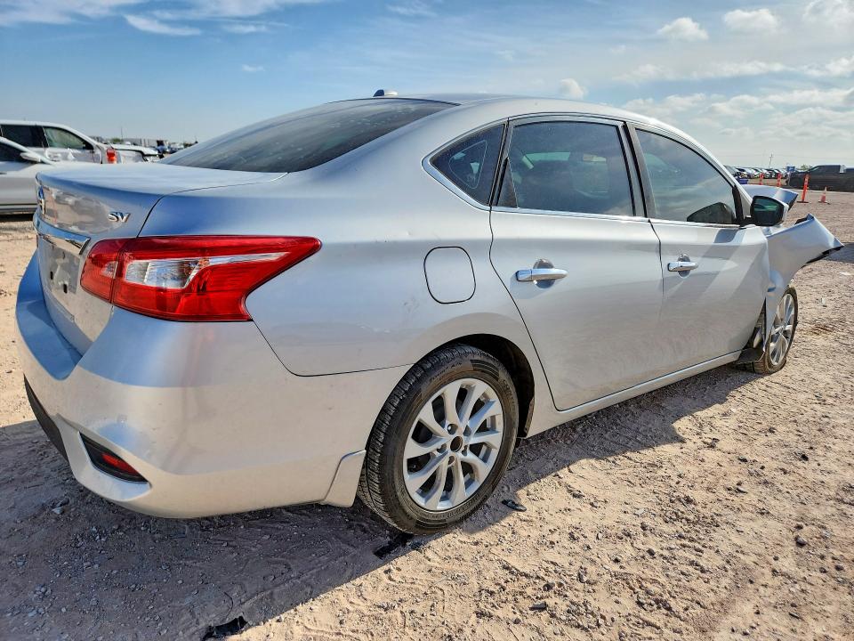 55807106 :رقم المزاد ، 3N1AB7AP1JL639174 vin ، 2018 Nissan Sentra مزاد بيع