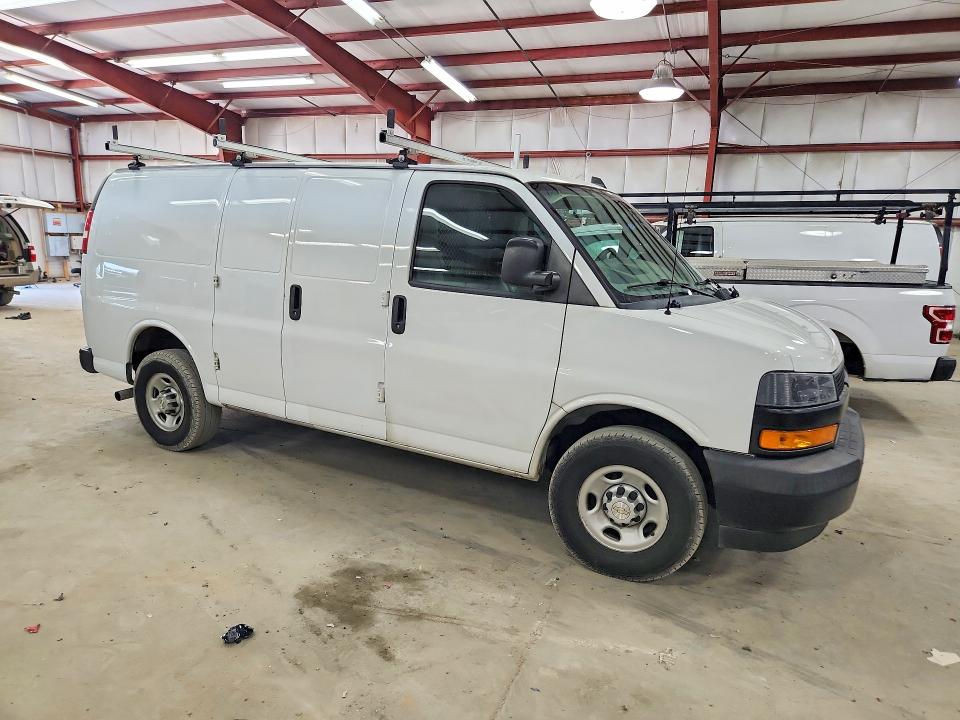55958176 :رقم المزاد ، 1GCWGAFP2L1165692 vin ، 2020 Chevrolet Express G2500 مزاد بيع