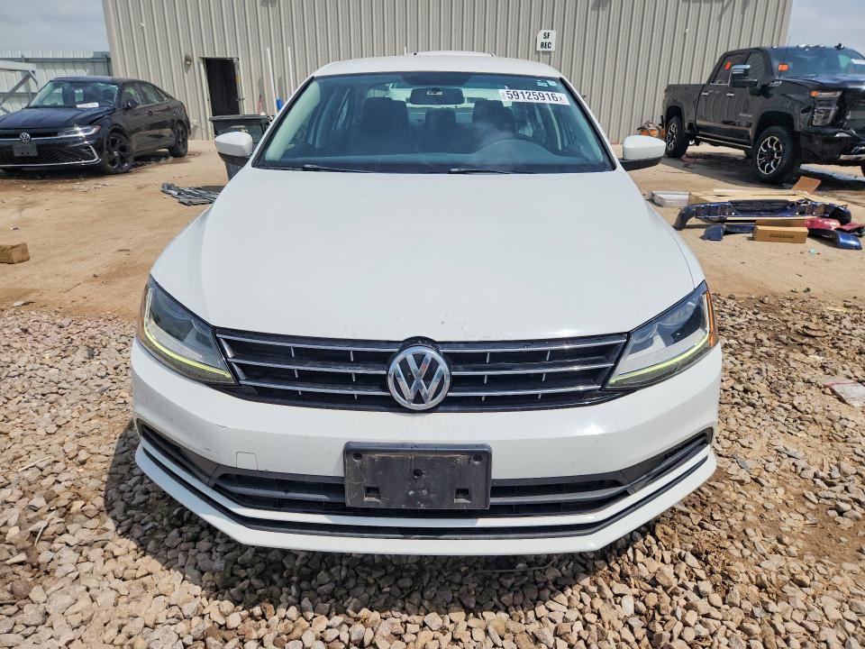 59125916 :رقم المزاد ، 3VW2B7AJ3JM227651 vin ، 2018 Volkswagen Jetta مزاد بيع