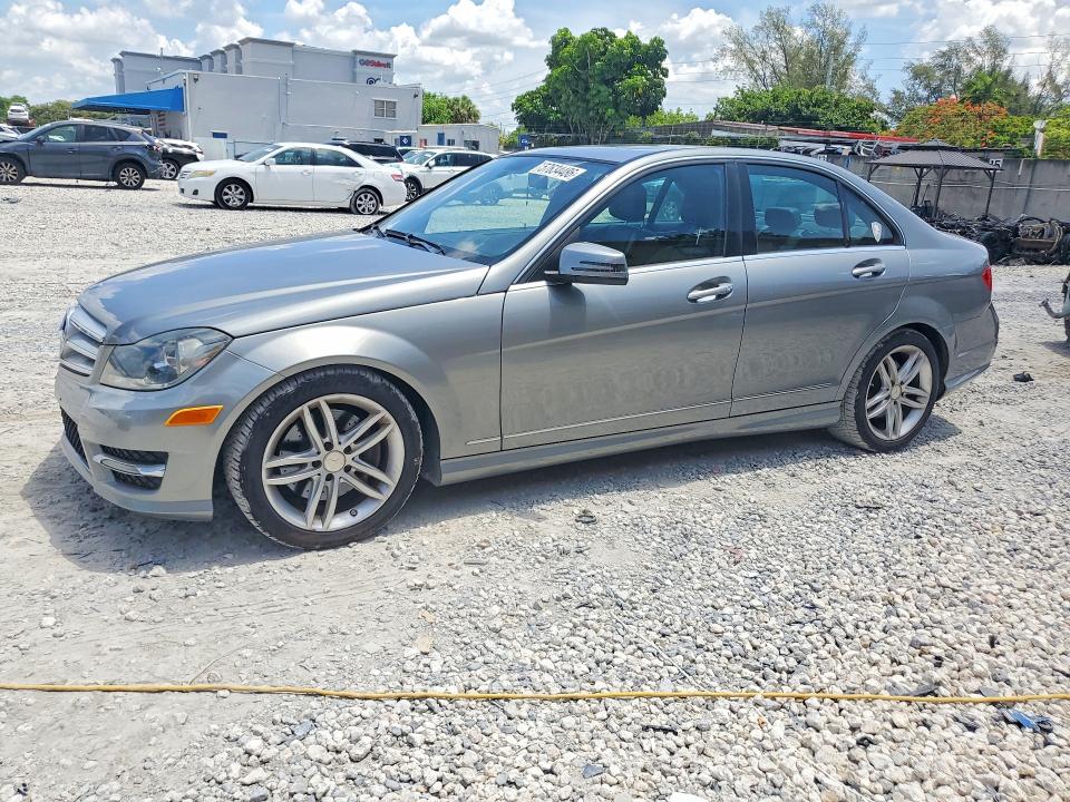 Продажа на аукционе авто 2013 Mercedes-benz C, vin: WDDGF8AB6DA812274, номер лота: 57634486