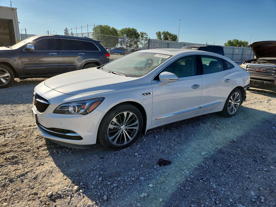 57898956 :رقم المزاد ، 1G4ZR5SS7HU162815 vin ، 2017 Buick Lacrosse مزاد بيع