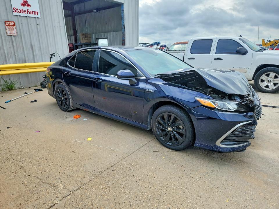 55061816 :رقم المزاد ، 4T1C31AK5MU556342 vin ، 2021 Toyota Camry مزاد بيع