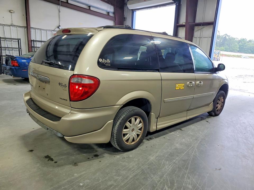 2006 Chrysler Town & Country მანქანა იყიდება აუქციონზე, vin: 2A4GP54L56R715862, აუქციონის ნომერი: 56452956