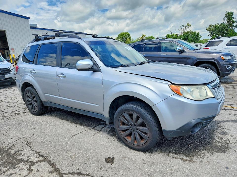 56825636 :رقم المزاد ، JF2SHADC5DH445905 vin ، 2013 Subaru Forester مزاد بيع