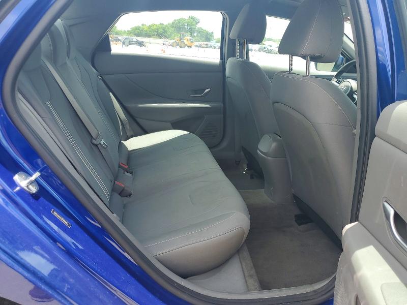 2023 Hyundai Elantra მანქანა იყიდება აუქციონზე, vin: 5NPLM4AG3PH104872, აუქციონის ნომერი: 57076486
