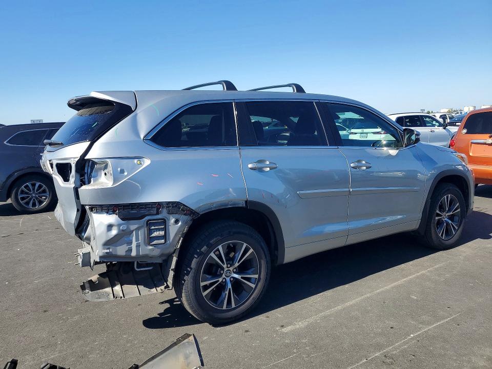 2018 Toyota Highlander მანქანა იყიდება აუქციონზე, vin: 5TDZZRFH4JS278459, აუქციონის ნომერი: 55731136