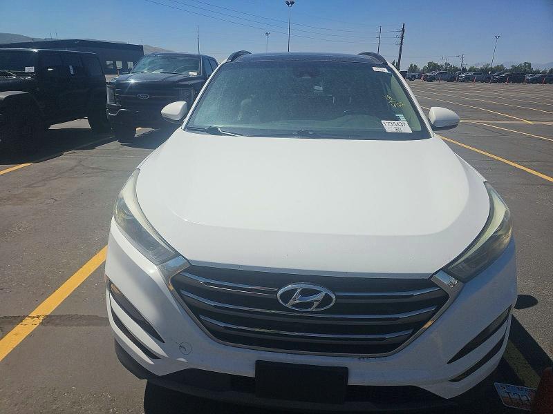 59530206 :رقم المزاد ، KM8J3CA26GU125385 vin ، 2016 Hyundai Tucson مزاد بيع