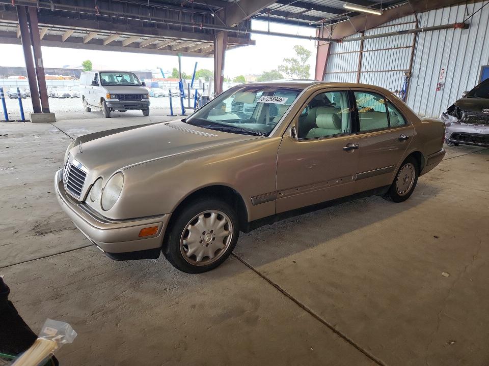 1999 Mercedes-benz E მანქანა იყიდება აუქციონზე, vin: WDBJF65H3XA925766, აუქციონის ნომერი: 57258946
