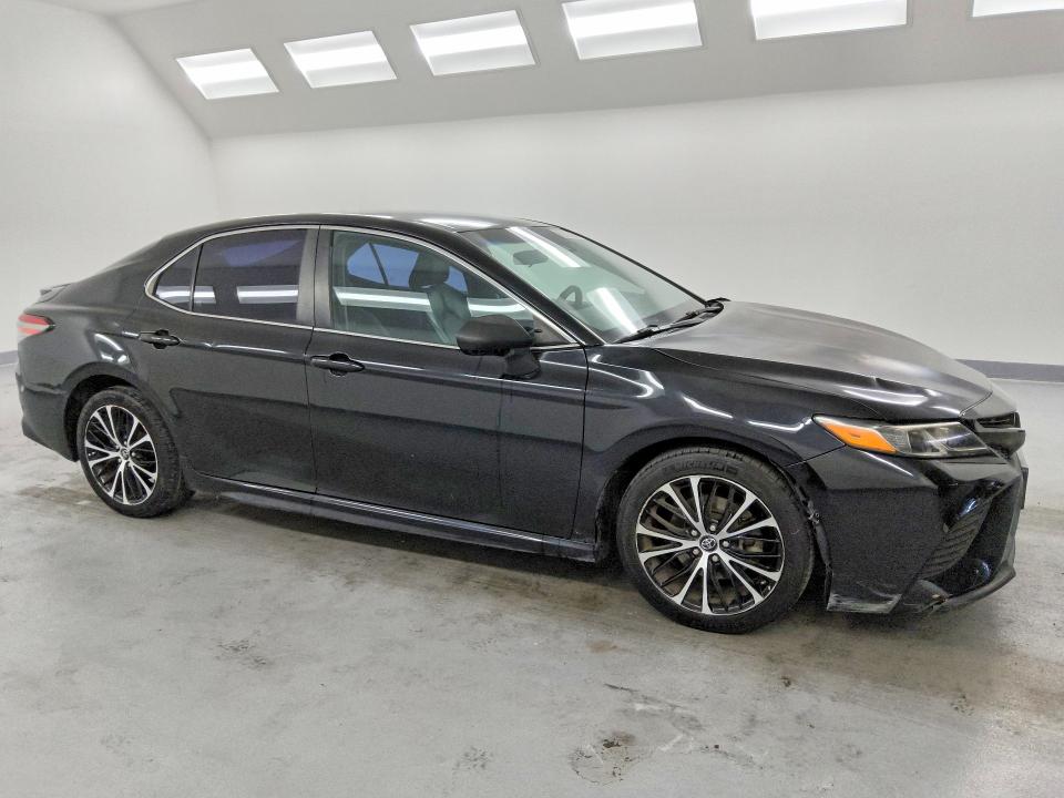 Продаж на аукціоні авто 2018 Toyota Camry, vin: 4T1B11HKXJU107127, номер лоту: 55628106