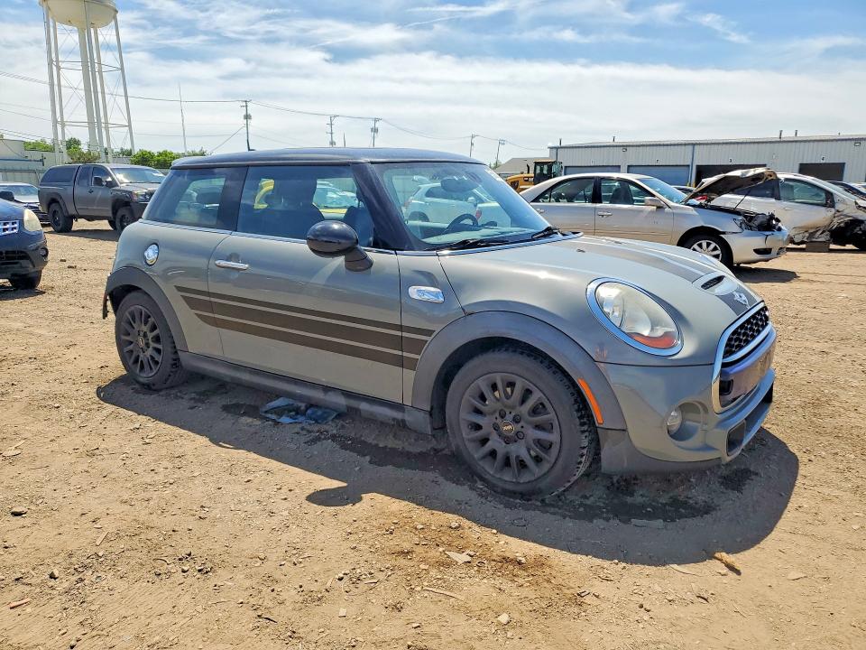 55682826 :رقم المزاد ، WMWXP7C50F2A42045 vin ، 2015 Mini Cooper مزاد بيع