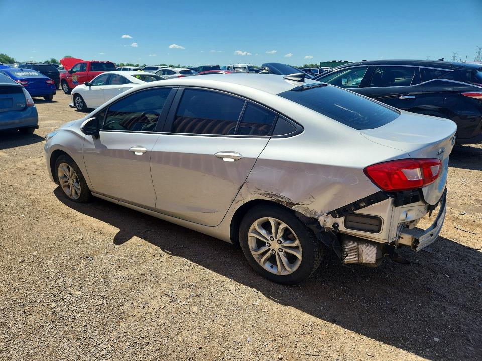 57385316 :رقم المزاد ، 1G1BC5SM6K7152042 vin ، 2019 Chevrolet Cruze مزاد بيع