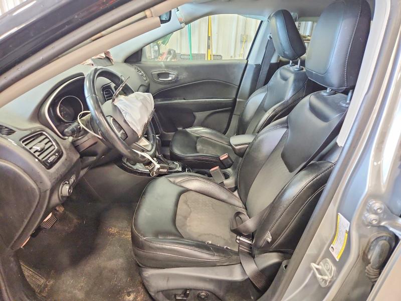 57037216 :رقم المزاد ، 3C4NJDBB1JT323986 vin ، 2018 Jeep Compass مزاد بيع