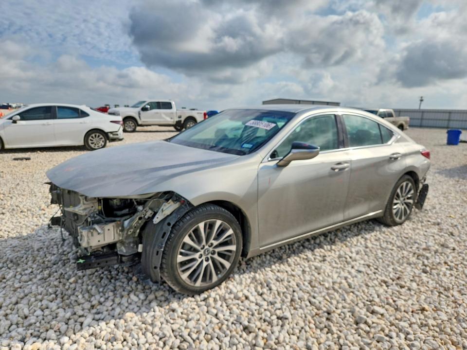 58805106 :رقم المزاد ، 58ABZ1B11KU028318 vin ، 2019 Lexus Es مزاد بيع