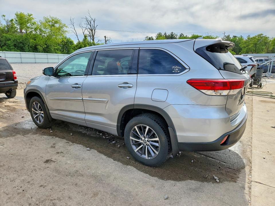 2017 Toyota Highlander მანქანა იყიდება აუქციონზე, vin: 5TDJZRFH3HS518754, აუქციონის ნომერი: 55723886