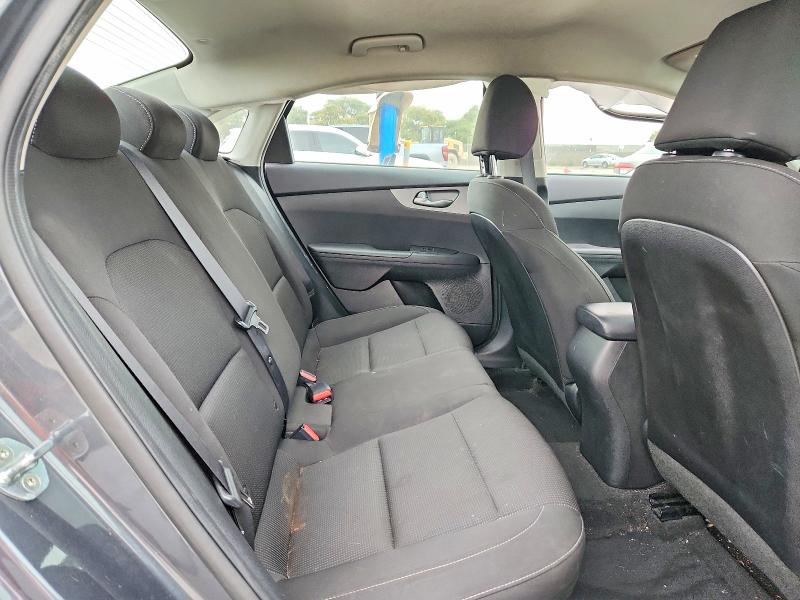 56290916 :رقم المزاد ، 3KPF24AD8ME356447 vin ، 2021 Kia Forte مزاد بيع