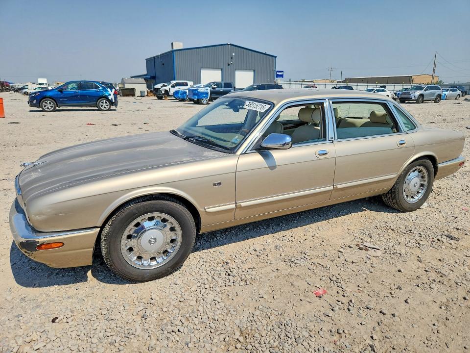 Auction sale of the 2000 Jaguar Vandenplas, vin: SAJDA24C6YLF03755, lot number: 58515216