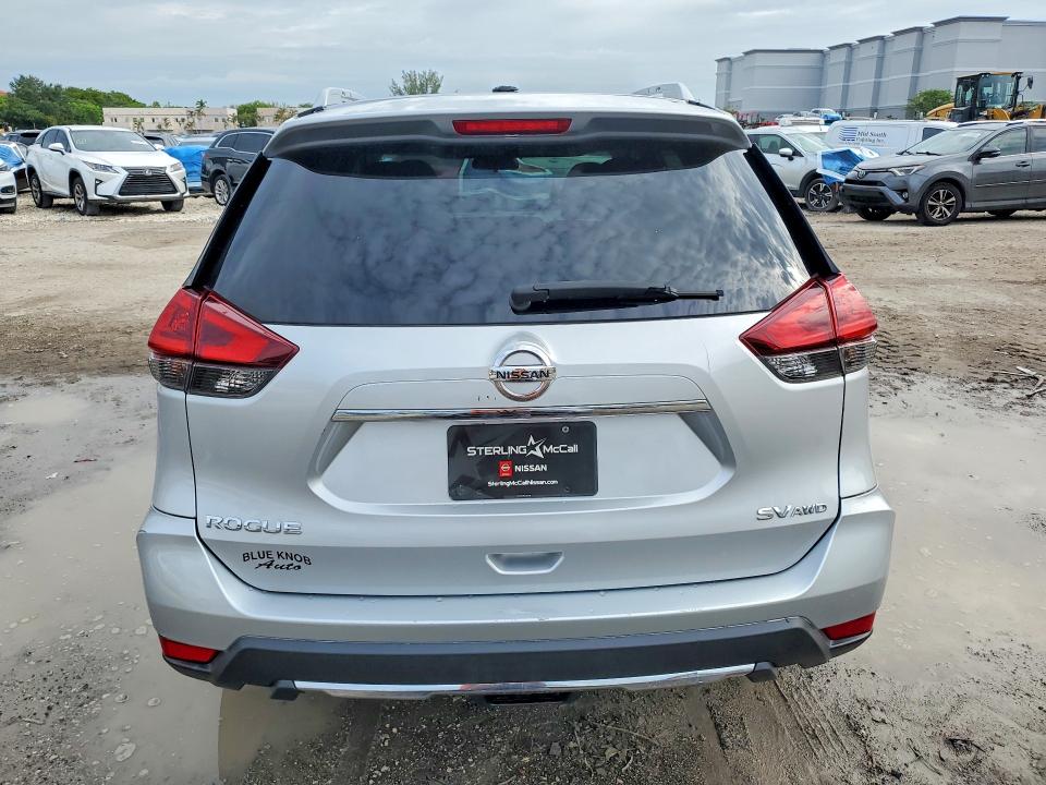 2018 Nissan Rogue მანქანა იყიდება აუქციონზე, vin: 5N1AT2MV0JC711318, აუქციონის ნომერი: 56070696