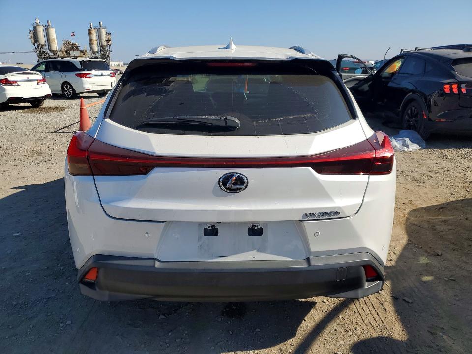 58064916 :رقم المزاد ، JTHX9JBH2M2040389 vin ، 2021 Lexus Ux مزاد بيع