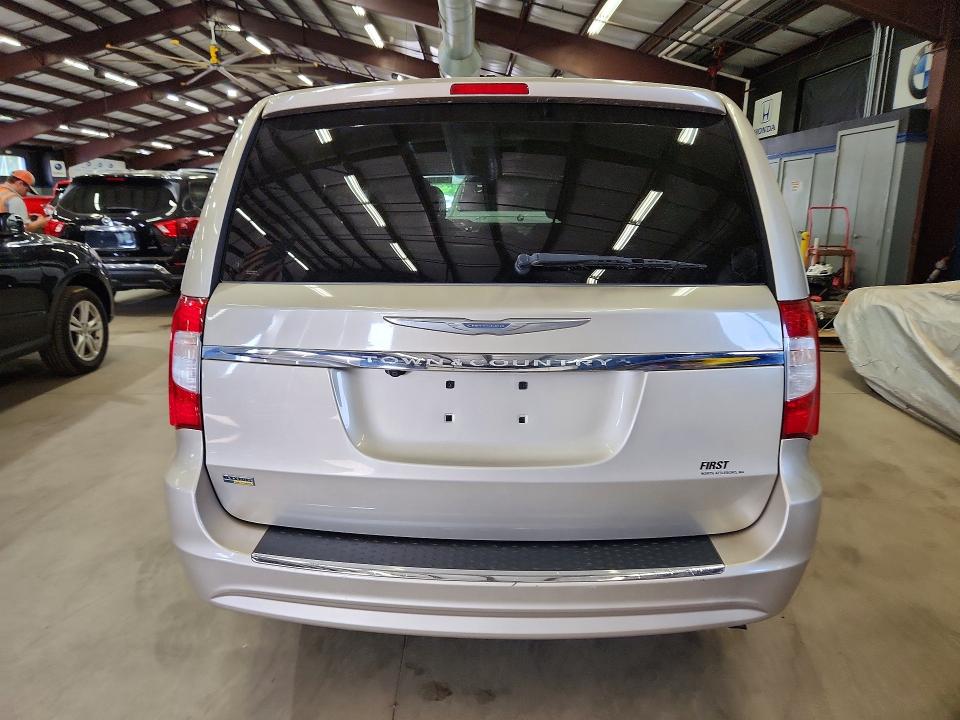 56873326 :رقم المزاد ، 2C4RC1BG3ER404356 vin ، 2014 Chrysler Town & Country مزاد بيع