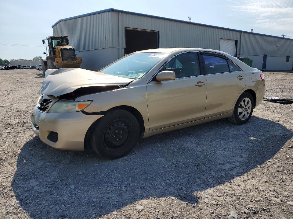 56404676 :رقم المزاد ، 4T1BF3EK3AU032515 vin ، 2010 Toyota Camry مزاد بيع