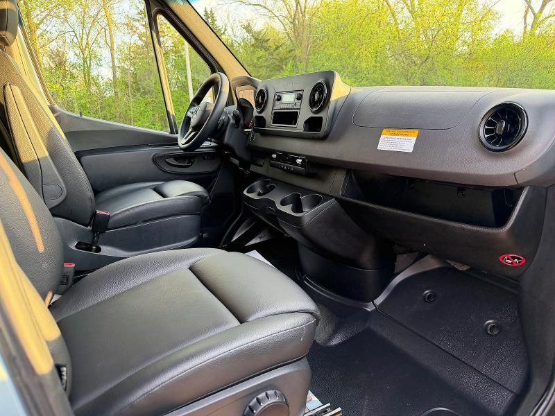 56107896 :رقم المزاد ، W1Y4NDHY7PT136876 vin ، 2023 Mercedes-benz Sprinter مزاد بيع