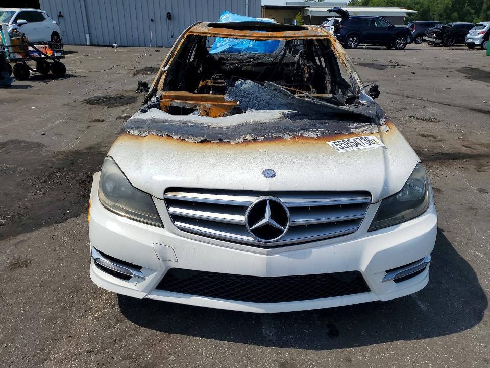 55854736 :رقم المزاد ، WDDGF4HB2DR292025 vin ، 2013 Mercedes-benz C مزاد بيع