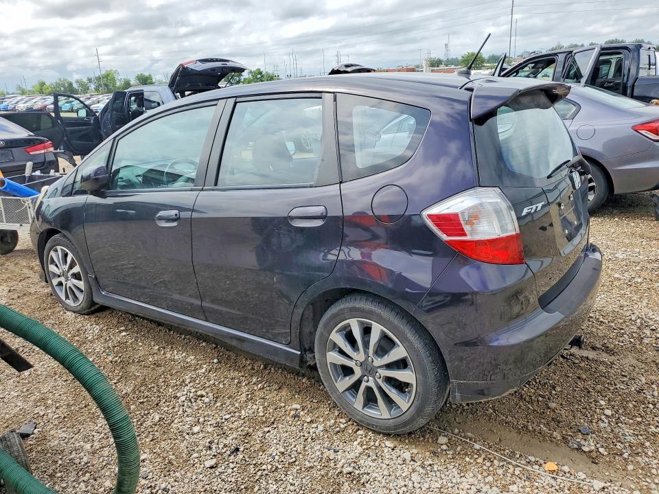 57030426 :رقم المزاد ، JHMGE8H51DC004107 vin ، 2013 Honda Fit مزاد بيع