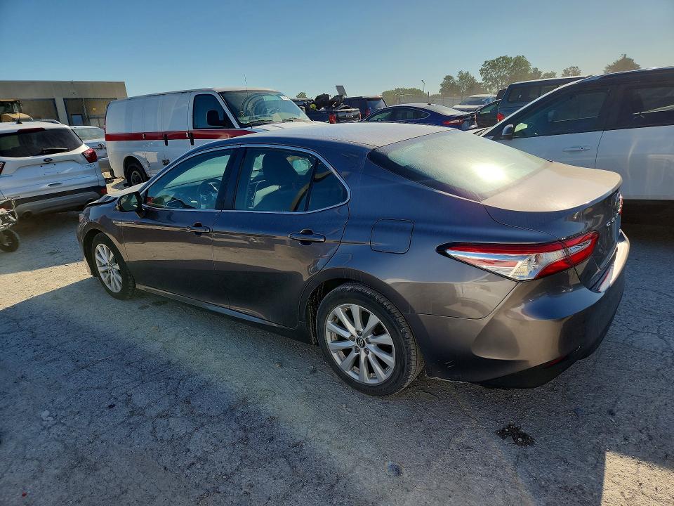 2018 Toyota Camry მანქანა იყიდება აუქციონზე, vin: 4T1B11HK8JU081269, აუქციონის ნომერი: 58442236