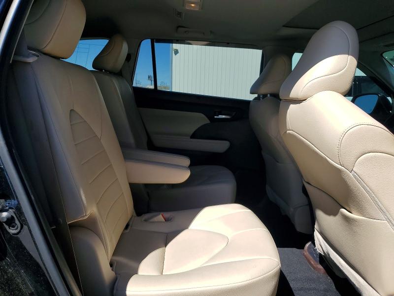 57222846 :رقم المزاد ، 5TDHBRCH5MS067358 vin ، 2021 Toyota Highlander مزاد بيع