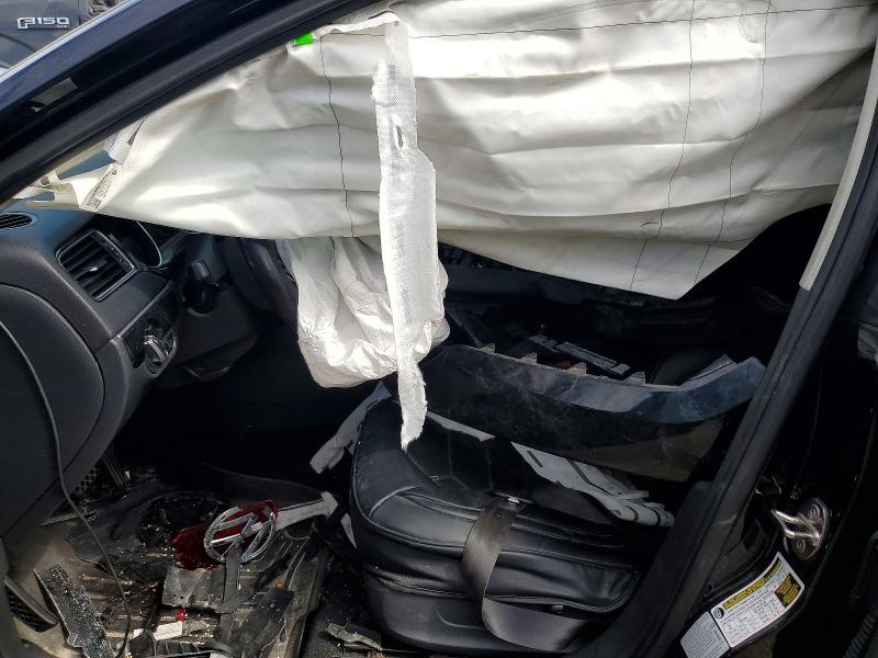 2017 Volkswagen Jetta მანქანა იყიდება აუქციონზე, vin: 3VWDB7AJ5HM371351, აუქციონის ნომერი: 57698016
